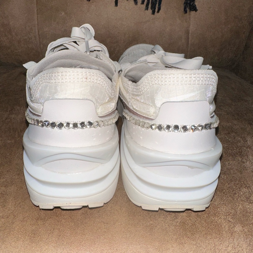 Nike Womenโs Waffle One Shoes - Picture 5 of 8
